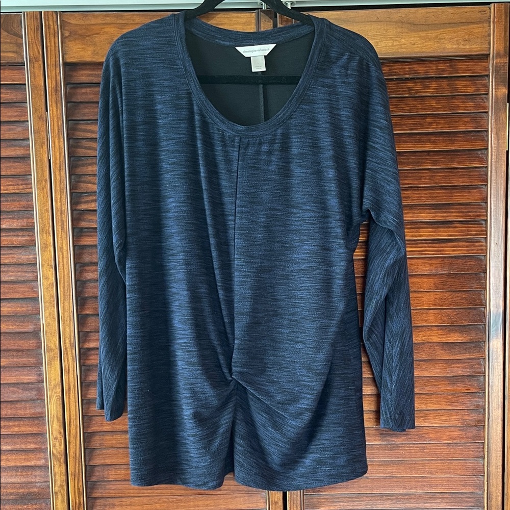 Women’s dark blue scoop neck top only worn a couple of times